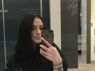 에로틱 한 영상 채팅 Nika-nona