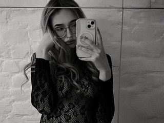 에로틱 한 영상 채팅 NikkiBly