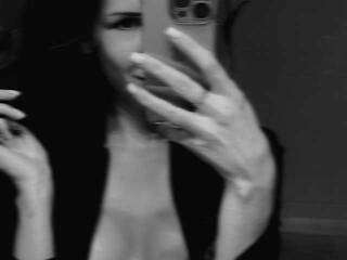 에로틱 한 영상 채팅 Nikkittyni