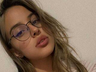 에로틱 한 영상 채팅 NikolleWinner