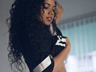 에로틱 한 영상 채팅 NikyyVega