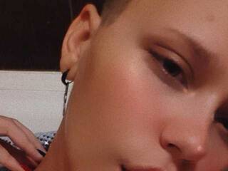 에로틱 한 영상 채팅 Nileemo