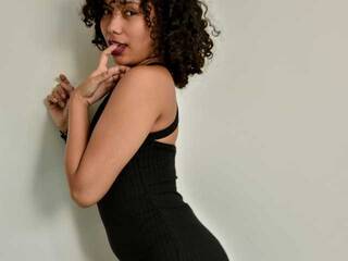 에로틱 한 영상 채팅 NinaSpirit