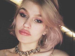 에로틱 한 영상 채팅 NinaVann