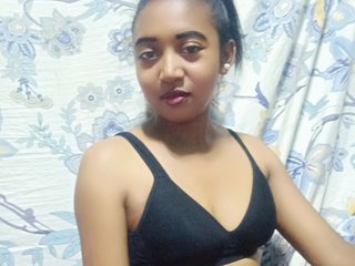 에로틱 한 영상 채팅 Nisaina