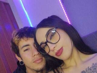 에로틱 한 영상 채팅 NoahAndMegan