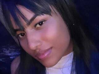 에로틱 한 영상 채팅 NoahCampo