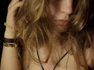 에로틱 한 영상 채팅 Norta