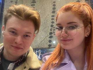 에로틱 한 영상 채팅 NudeFox