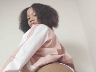 에로틱 한 영상 채팅 NuruAziza