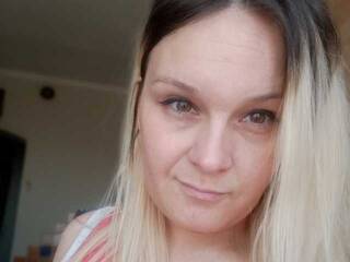 에로틱 한 영상 채팅 Olesja1