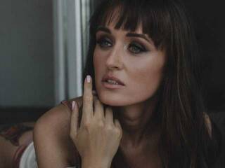 에로틱 한 영상 채팅 OliviaEmy