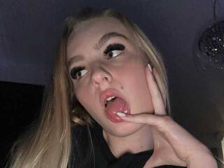 에로틱 한 영상 채팅 OliviaKisss