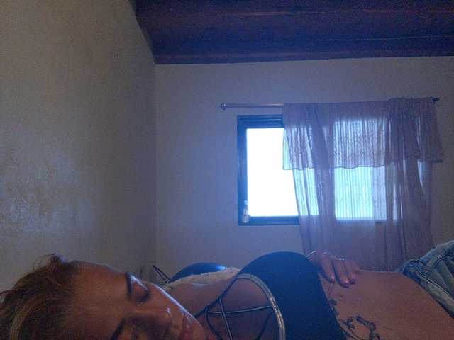 방송 스크린 샷 ORIANATAYLOR