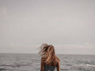 에로틱 한 영상 채팅 paula-25