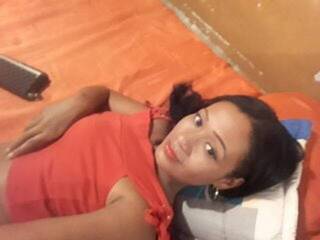 에로틱 한 영상 채팅 Perlapurple