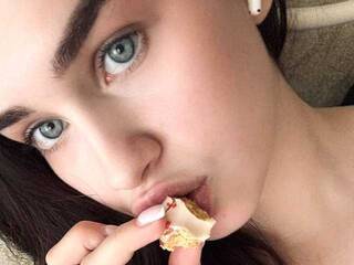 에로틱 한 영상 채팅 plushflametwinklemeow