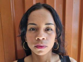 에로틱 한 영상 채팅 Pocajontas25