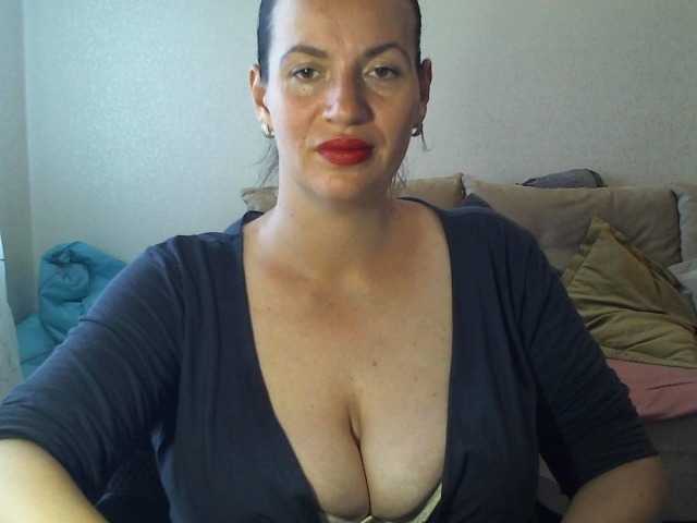 방송 스크린 샷 PradaEscada