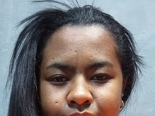 에로틱 한 영상 채팅 Queencamie