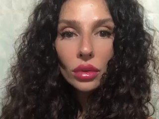 에로틱 한 영상 채팅 Queenilatan