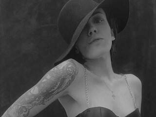 에로틱 한 영상 채팅 QueenOfFetish