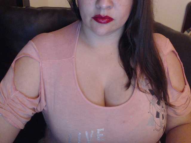 사진 MiladyEmma hello guys I'm new and I want to have fun He shoots 20 chips and you will have a surprise #bbw #mature #bigtits #cum #squirt