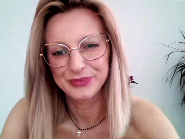 사진 RachellaFox Sexy blondie - glasses - dildo shows - great natural body,) For 500 i show you my naked body @remain