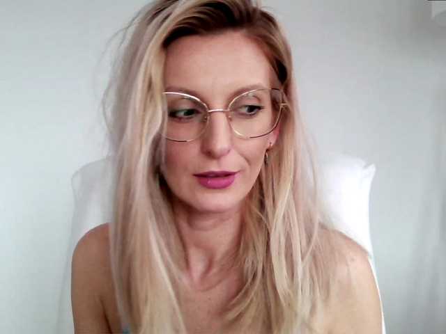 사진 RachellaFox Sexy blondie - glasses - dildo shows - great natural body,) For 500 i show you my naked body [none]