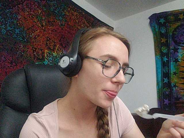 사진 RachelXXX Chillin and watching some podcasts... say hi and fall in love (and follow me)