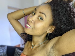 에로틱 한 영상 채팅 Radjinie