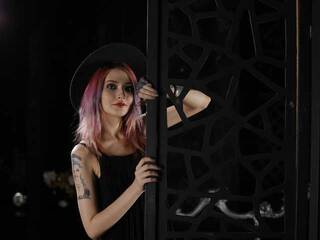 에로틱 한 영상 채팅 RaidRoxy