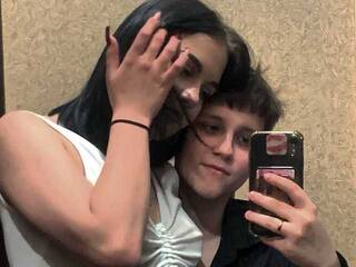 에로틱 한 영상 채팅 Raven-Radiant