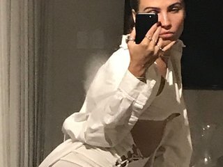 에로틱 한 영상 채팅 REALMEANTINA