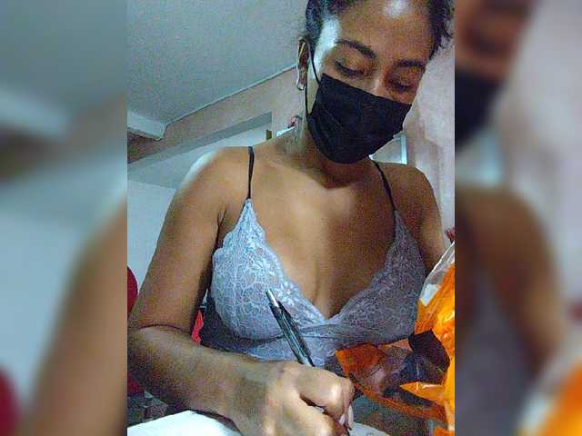 방송 스크린 샷 RebeccaRosse