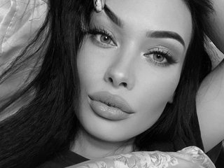 에로틱 한 영상 채팅 Rebekka
