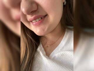 에로틱 한 영상 채팅 Regina-Lynne