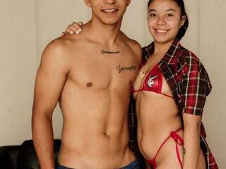 에로틱 한 영상 채팅 Rick-and-Caro