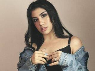 에로틱 한 영상 채팅 RinMoore