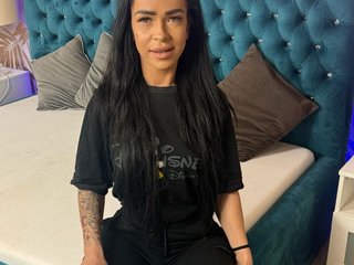 에로틱 한 영상 채팅 RosalieMila