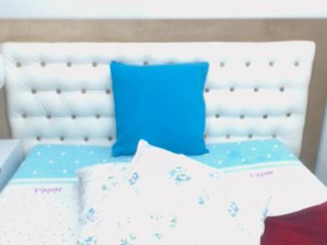 방송 스크린 샷 RosieLuxe