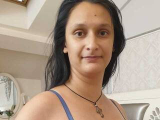 에로틱 한 영상 채팅 RossieWhatt