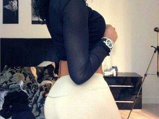 에로틱 한 영상 채팅 roundboobs12