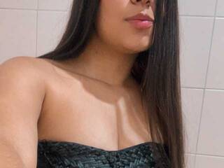 에로틱 한 영상 채팅 rousebennett