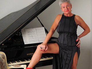 에로틱 한 영상 채팅 roxana-brooks