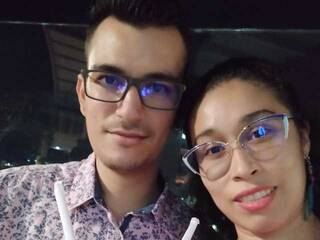 에로틱 한 영상 채팅 RoxiSaul