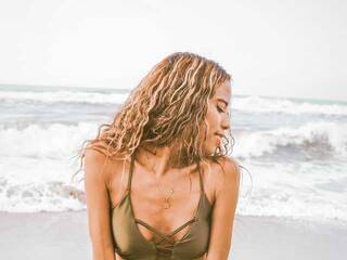 에로틱 한 영상 채팅 roxy-cooper