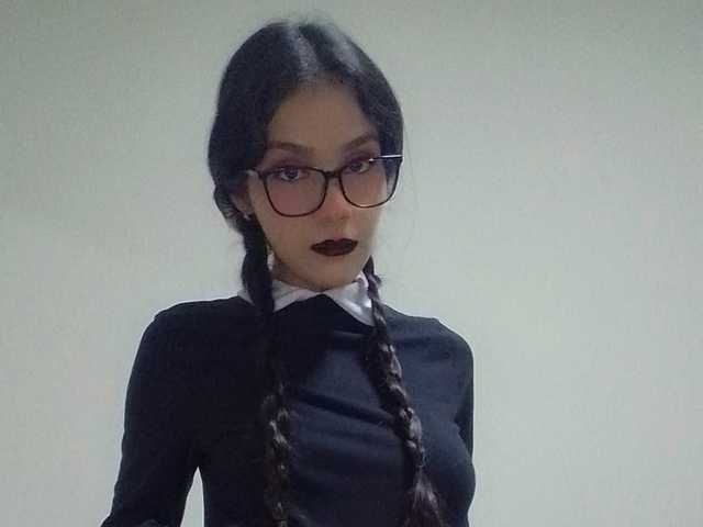 프로필 사진 Roxy-smithh