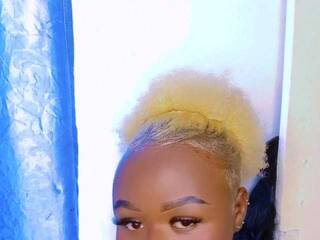 에로틱 한 영상 채팅 Roxylola23