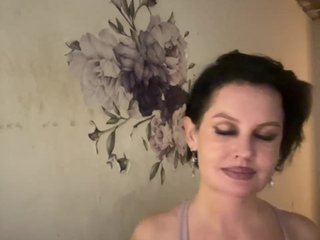 에로틱 한 영상 채팅 RoyalBreasts